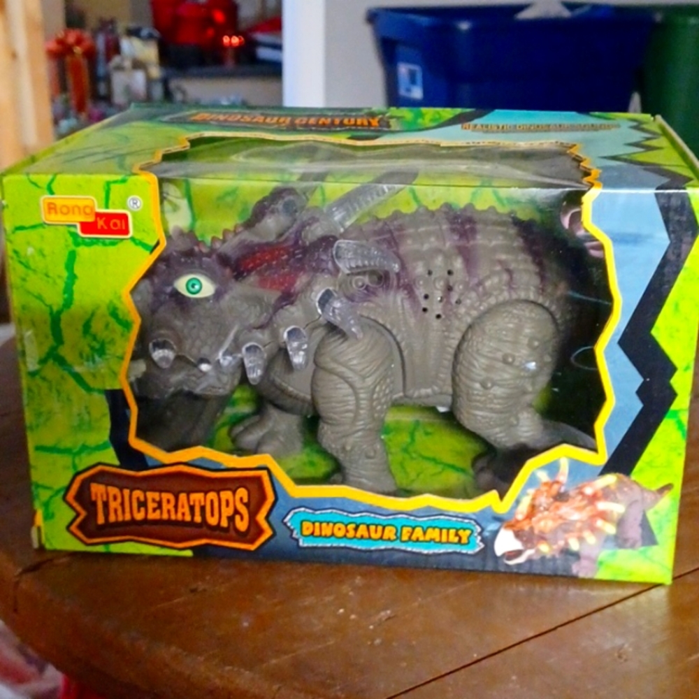 Ring Kai Dinosaur Century Triceratops